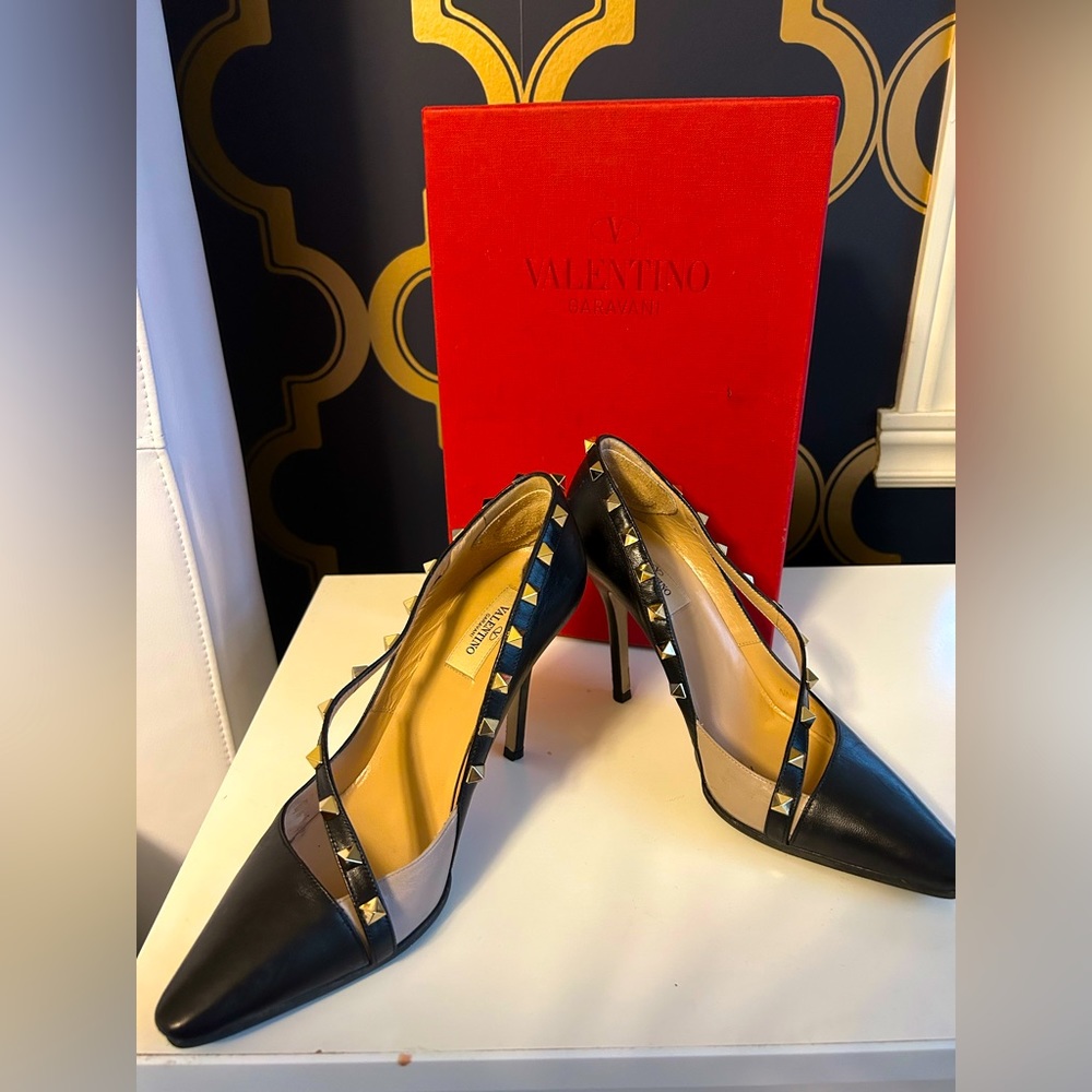 Valentino - Pumps - black and taupe. Size 38.5/8.5